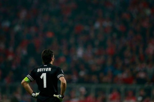  拜仁慕尼黑官方宣布续约，萨内五年长约锁未来  