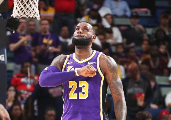  马刺团队篮球发威主场击退湖人劲敌